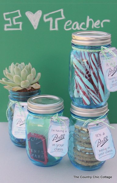 Teacher Appreciation Gift Ideas in a Mason Jar #teacherappreciation