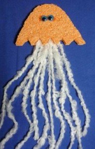Preschool Crafts for Kids*: Jellyfish Summer Kids Craft for BEACH WEEK at Finis Terre! (finisterreobx.wix.com/home)