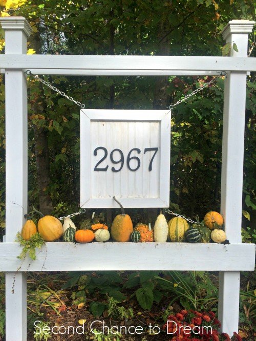 Sign with gourds