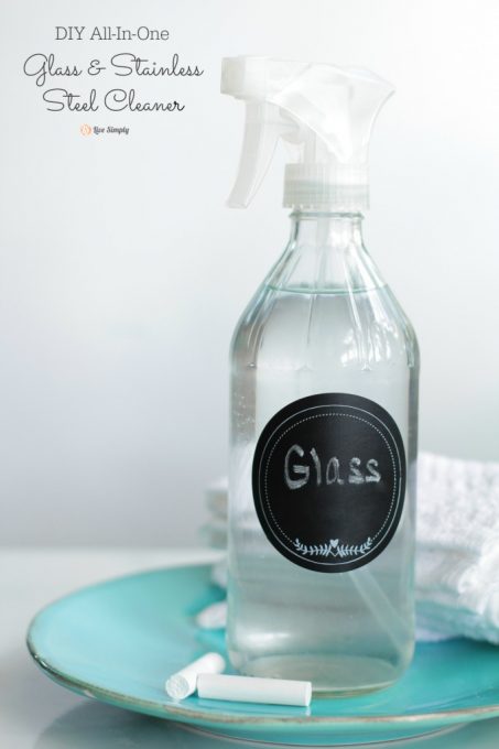 Homemade Glass and Stainless Steel Cleaner! This stuff is amazing. Streak-free and all-natural