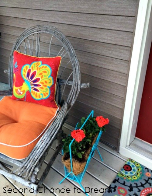Second Chance to Dream: Magazine Rack turned Planter #upcycle