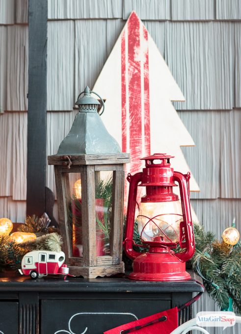 Join me for virtual tours of eight bloggers stunning porches decorated for the holidays. You'll find lots of Christmas front porch decorating ideas -- farmhouse, vintage, rustic, French country and more.