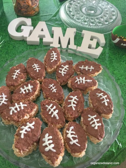 Looking for a fun and easy game day snack? These football rice cereal snacks are tasty and fun!