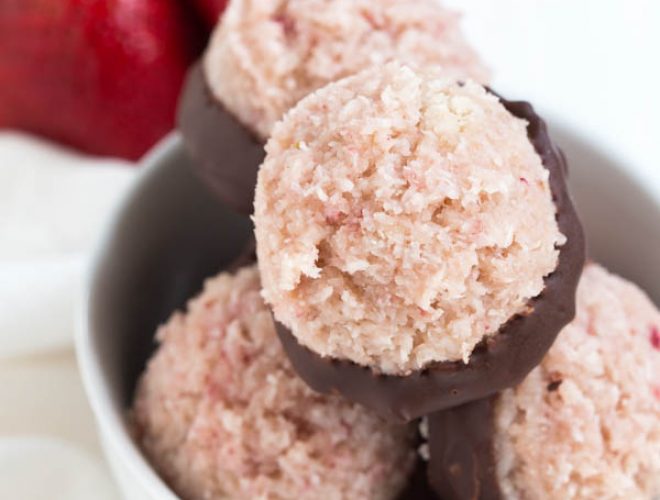 Chocolate Covered Strawberry Macaroons are a delicious snack and dessert option packed with strawberry coconut flavor! They are vegan, gluten free and can be made raw.