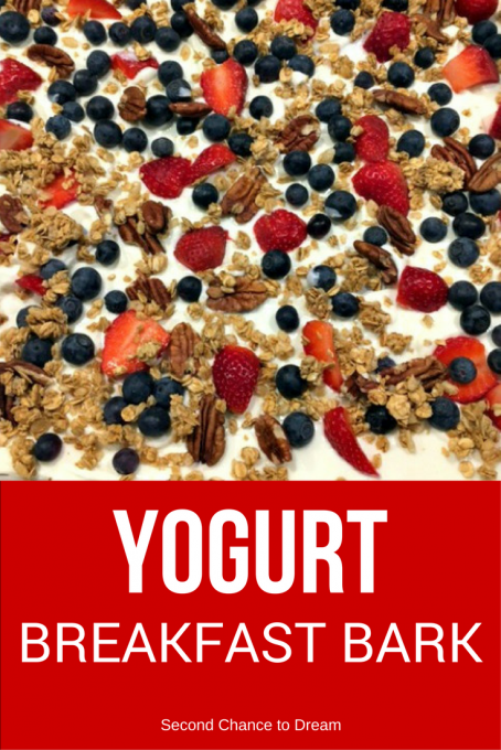 Yogurt Breakfast Bark #breakfast #breakfastbark #grabngo