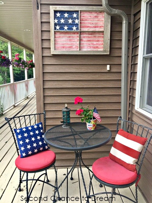 Second Chance to Dream: Patriotic Front Porch Decor Ideas #patriotic #DIYDecor #frontporchdecor
