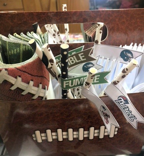 Second Chance to Dream: Free & Inexpensive Super Bowl Party Decor Ideas #SuperBowl #GameDay #Footballdecor